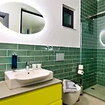 Ulugoel 2 Bedroom Seaview With Private Pool 别墅 *