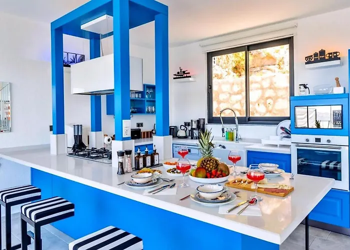 Ulugoel 2 Bedroom Seaview With Private Pool