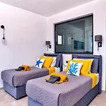 Ulugoel 2 Bedroom Seaview With Private Pool