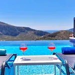 Ulugoel 2 Bedroom Seaview With Private Pool فيلة كالكان